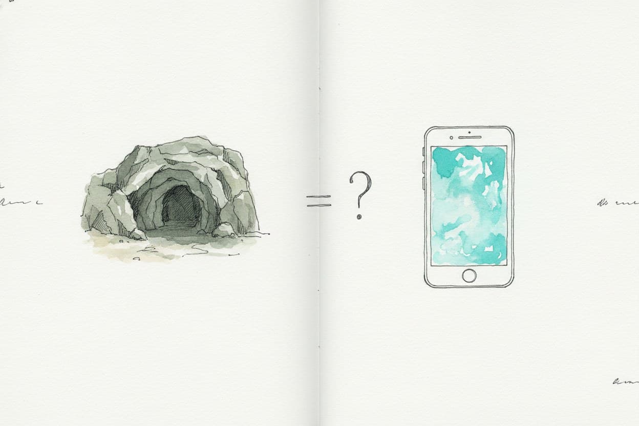 Nahaufnahme einer Notizbuchseite: links eine Skizze der Höhle, rechts eine Skizze eines Handy-Displays, dazwischen ein Gleichheitszeichen mit Fragezeichen.